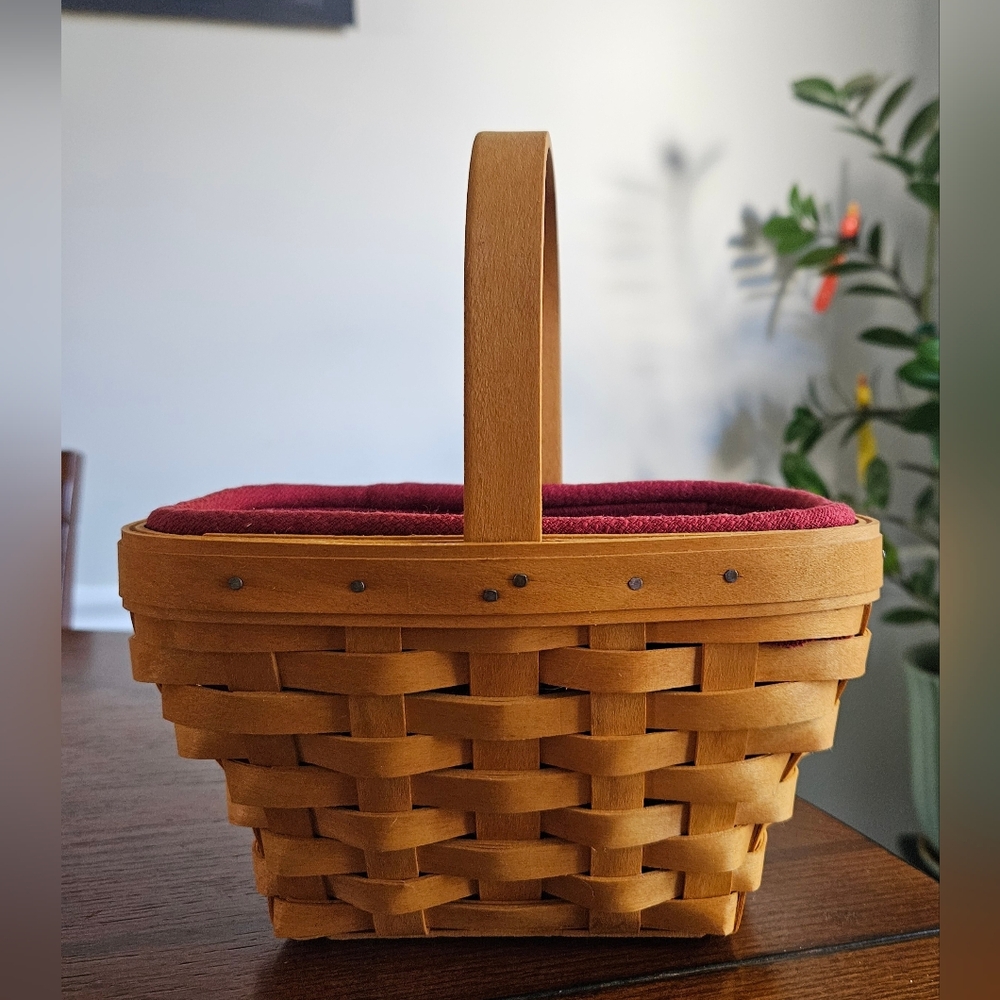 2001 Longaberger Small Comforts Basket